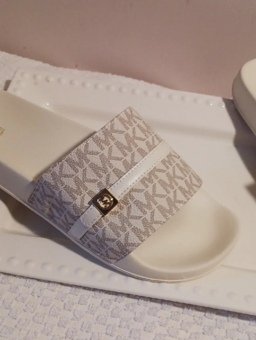 Michael Kors Beige Monogram Slide Sandals with Gold Accents ⚜️